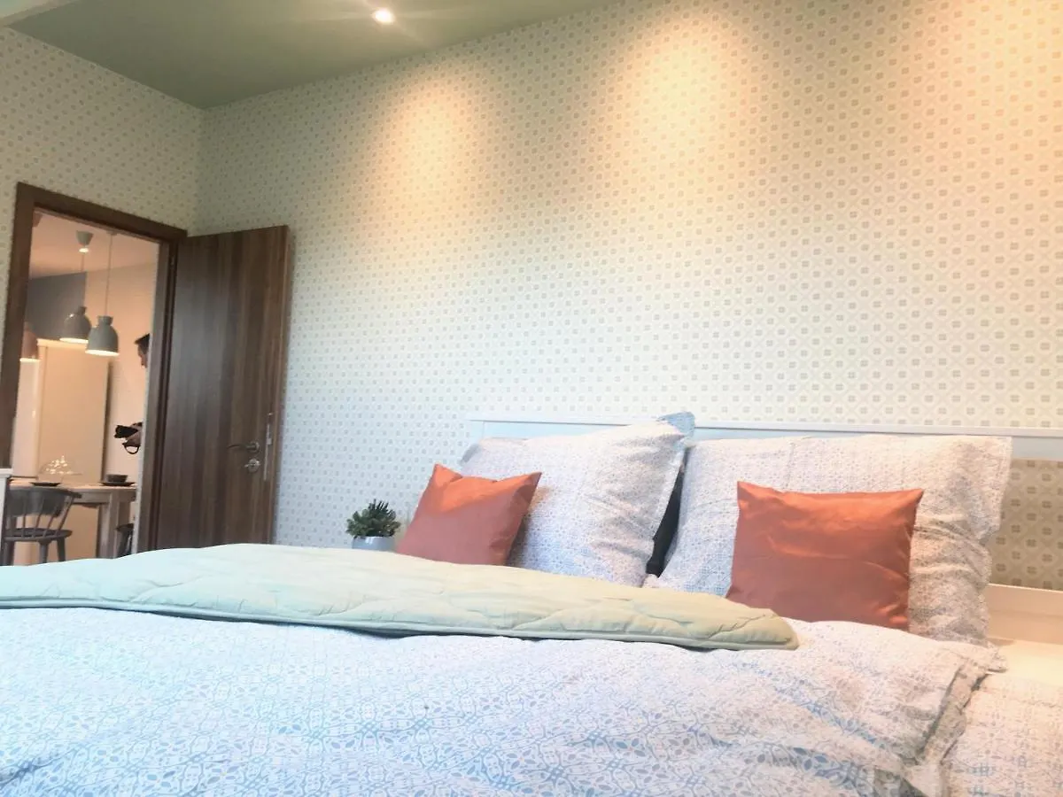 Attic Apartment On Waterfront / View / Netflix プラハ