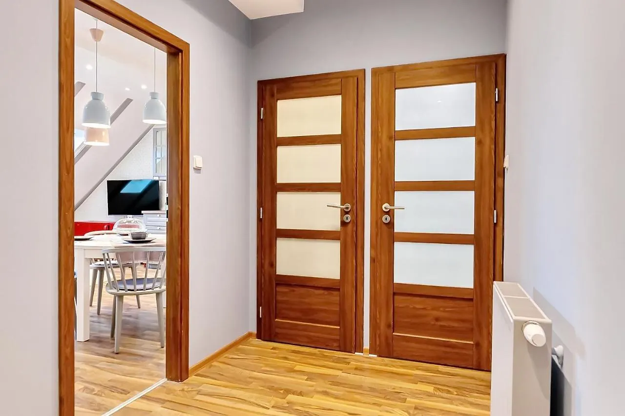 Attic Apartment On Waterfront / View / Netflix プラハ チェコ