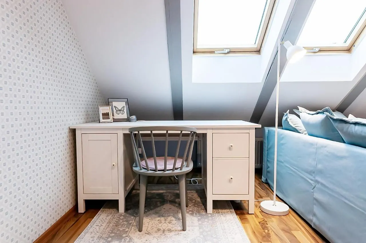 Attic Apartment On Waterfront / View / Netflix プラハ チェコ