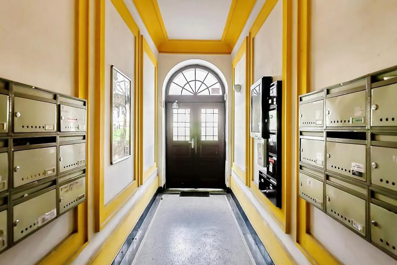 Attic Apartment On Waterfront / View / Netflix Prag