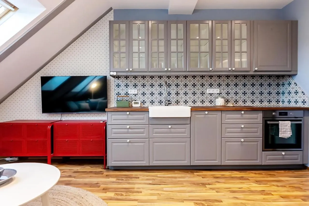 Attic Apartment On Waterfront / View / Netflix Prag