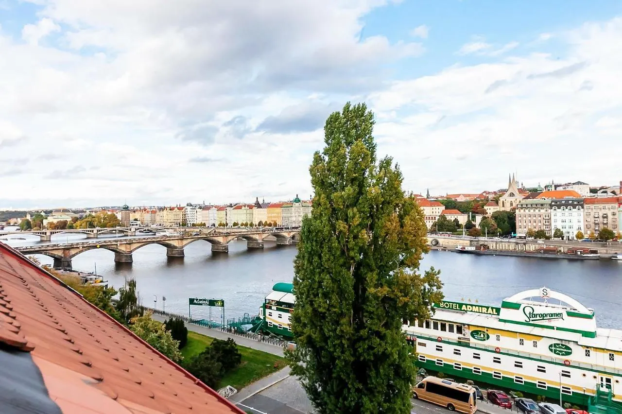 Attic Apartment On Waterfront / View / Netflix Prag